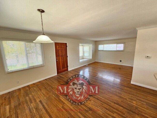 Building Photo - Great 4 Bd 2 Bath Home in Sandy