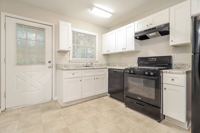 Building Photo - 3797 Kathryn Dr SW