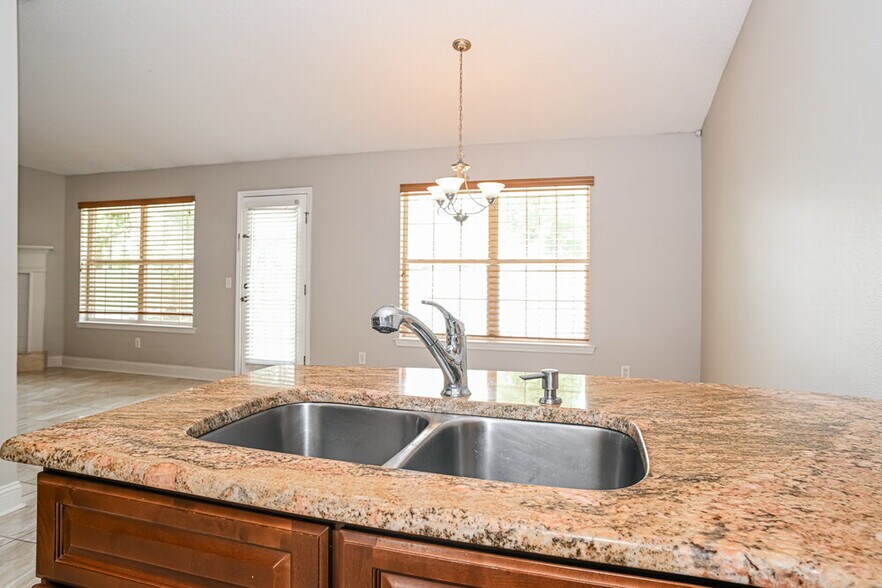 Building Photo - 253 Carolina Jasmine Ln