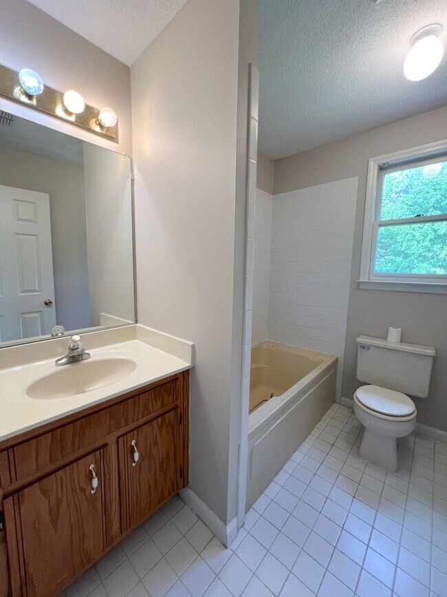 Building Photo - Gorgeous Single-Family Home! Large Deck, B...