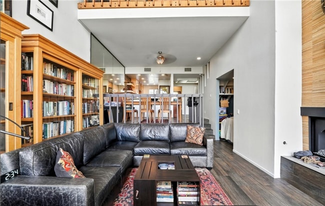 Building Photo - UNFURNISHED | 1 Bedroom | 1.5 Bath | $3,650/month