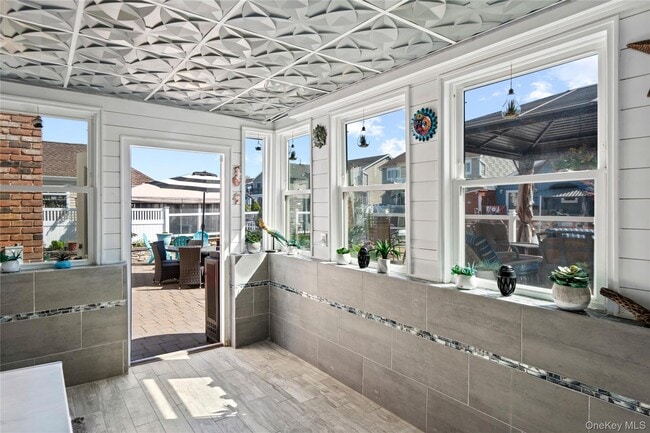 Building Photo - 539 Nassau Ave