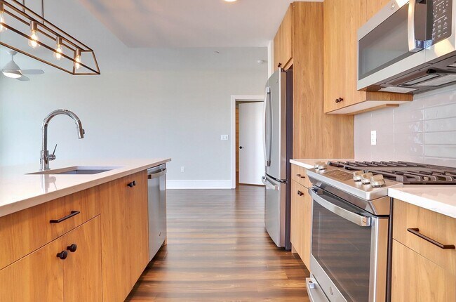 Building Photo - 32 Oakland Ave