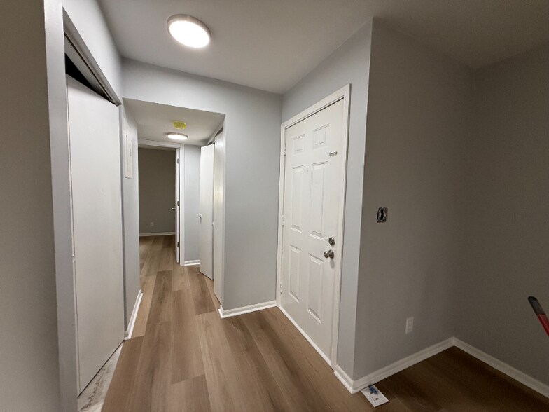 Building Photo - 1114 5th St