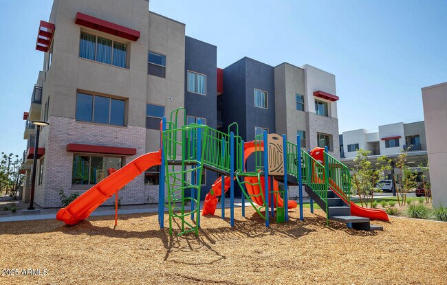 Building Photo - 2050 W Southern Ave