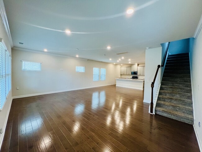 Building Photo - 3011 Lisburn St