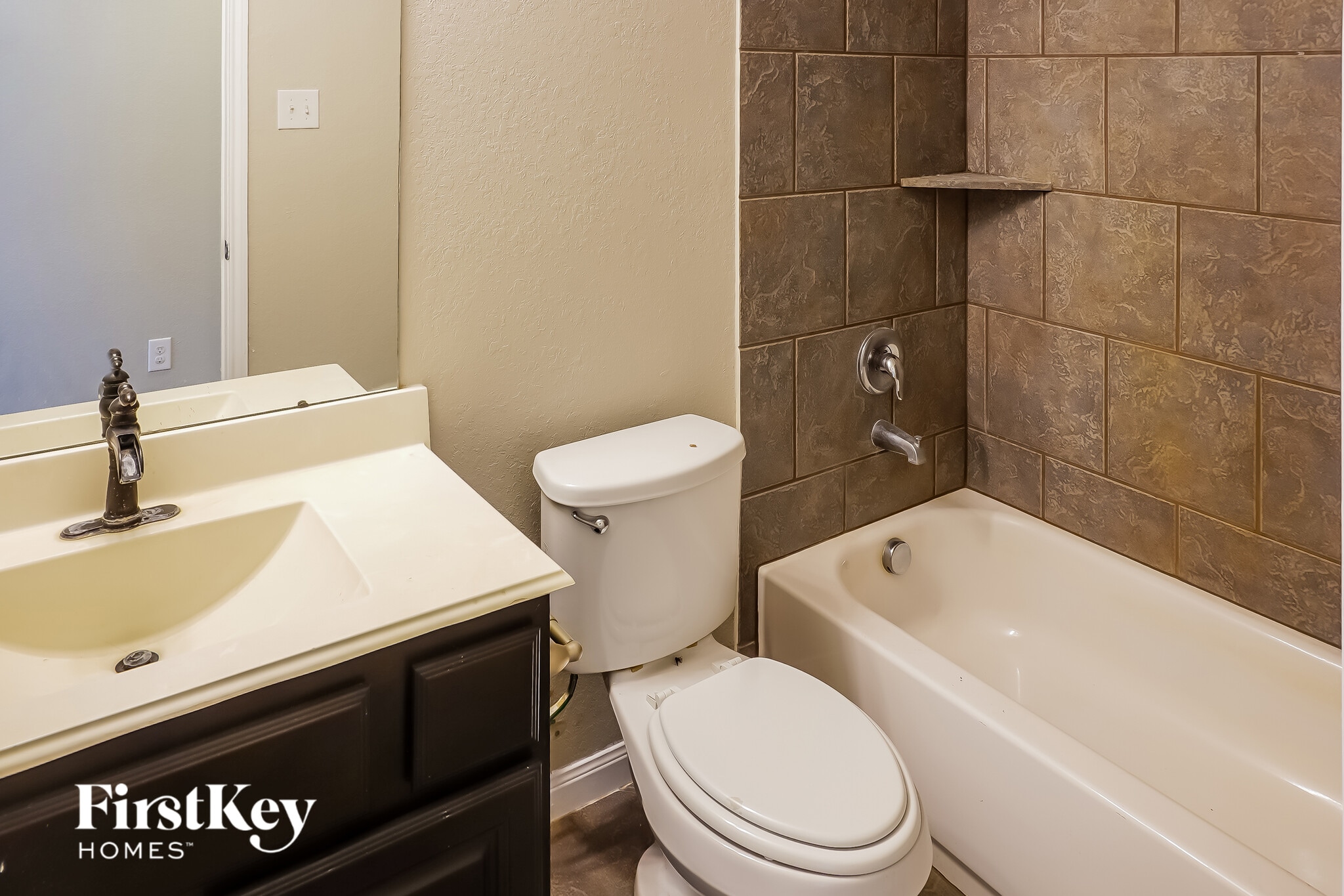 Building Photo - 297 Country Crossing Cir