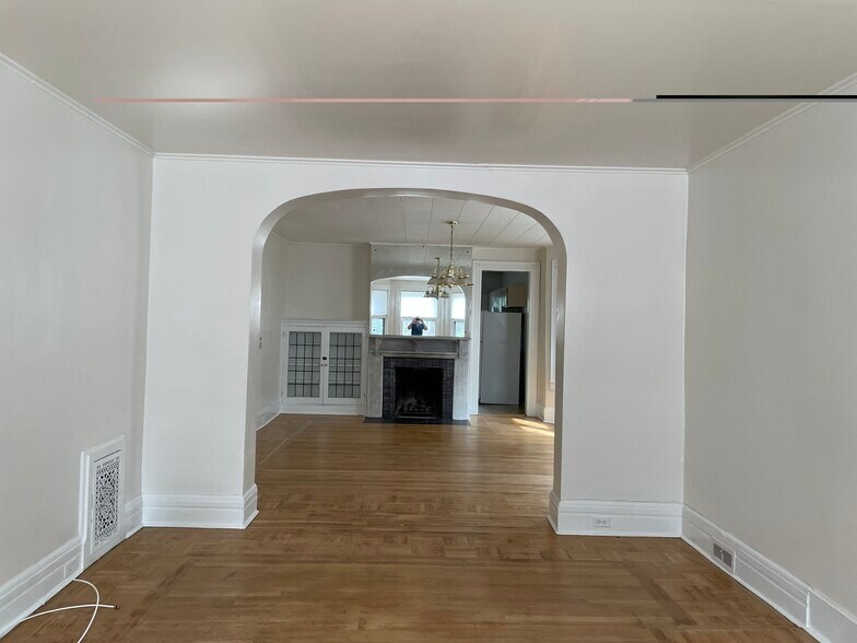 Living Room - 70 Rutgers St