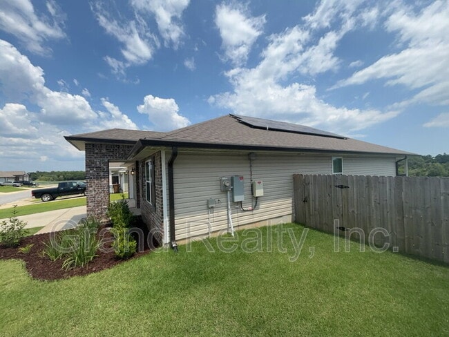 Building Photo - 5583 Guinevere Ln