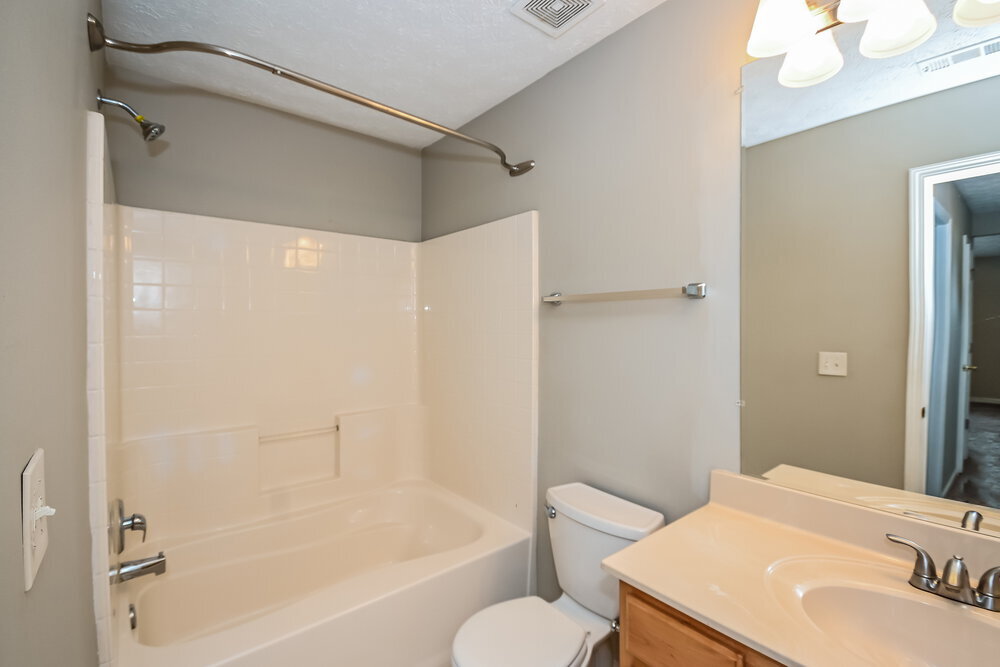Building Photo - 213 Oak Grove Way