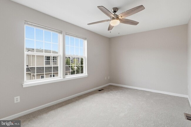Building Photo - 986 Harrison Cir