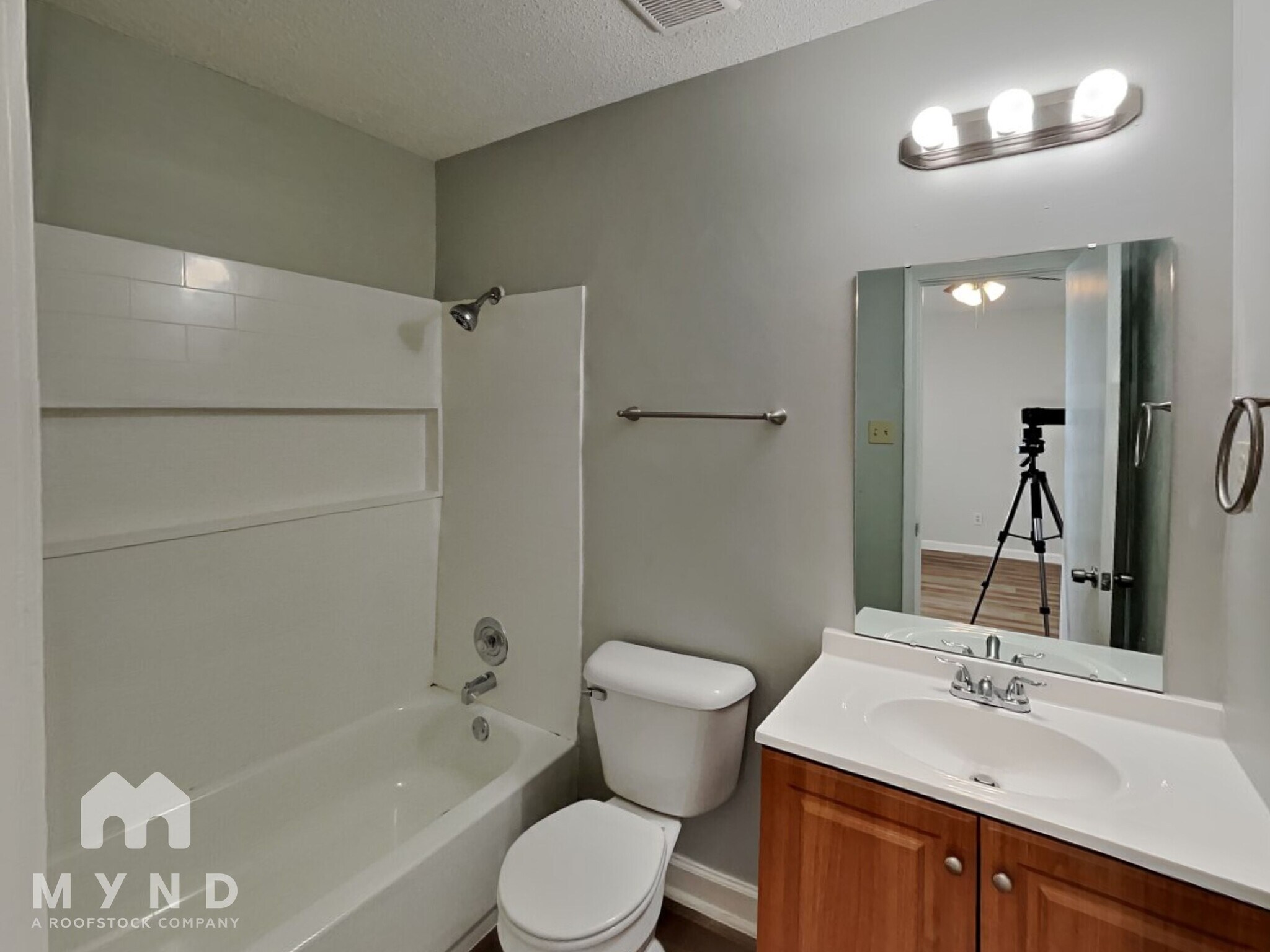 Building Photo - 2696 Dromedary Dr