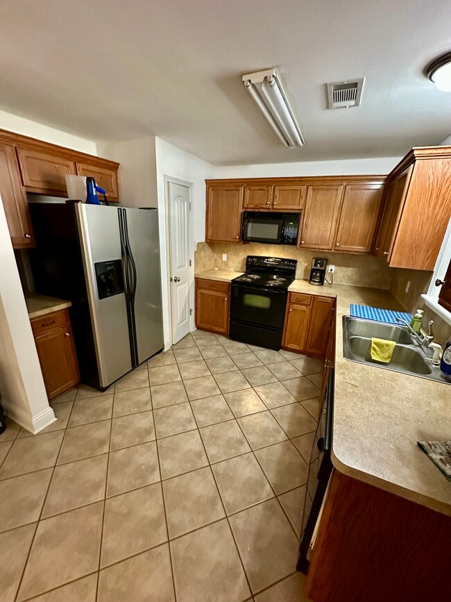 Building Photo - 48163 Sibley Rd