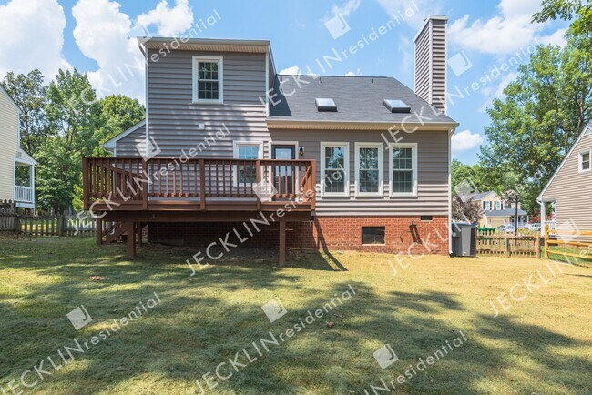 Building Photo - 2329 Horsley Dr