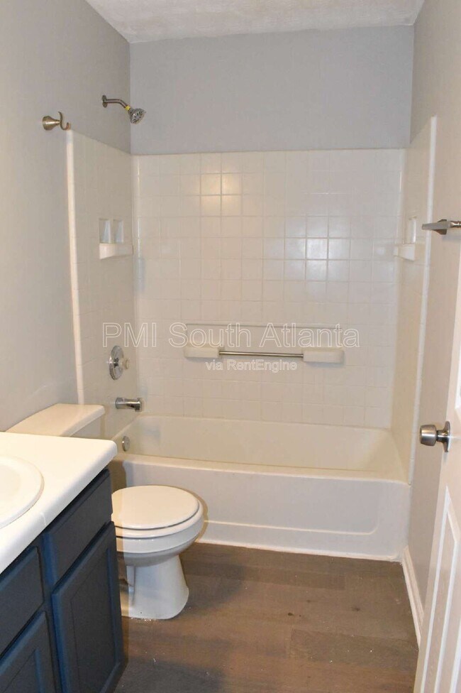 Building Photo - 5798 Strathmoor Manor Cir