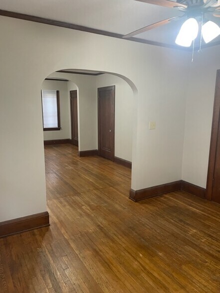 Building Photo - 598 Blaine Ave