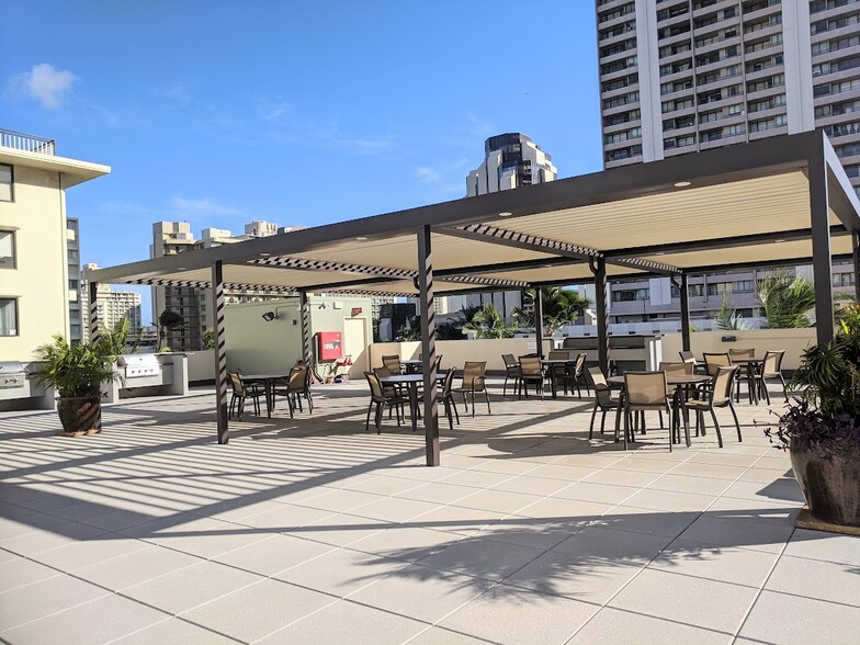 B B Q area - 2211 Ala Wai Blvd