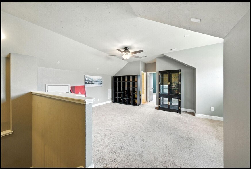 Family Room 2 - 25218 Lockspur Dr