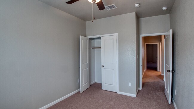 Building Photo - Spacious Townhome Available Now!