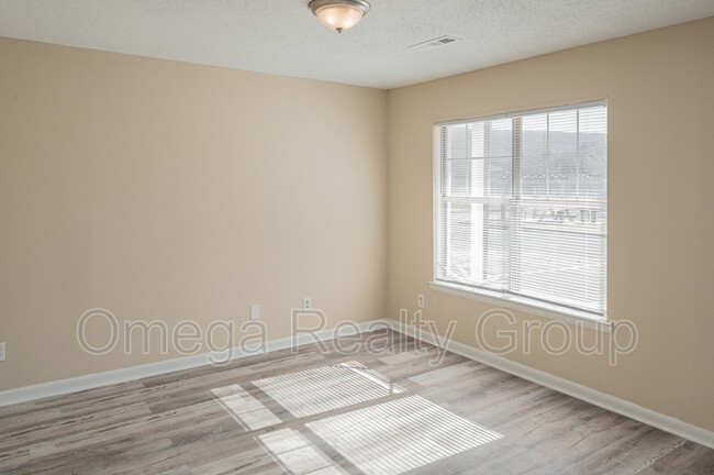 Building Photo - 3330 Meridian St N