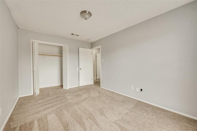 Building Photo - 1125 Shady Elm Ct