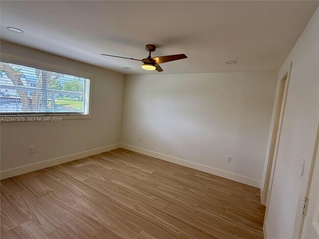Building Photo - 8600 Sunrise Lakes Blvd