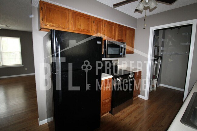 Building Photo - 114 Rose Oneill Dr