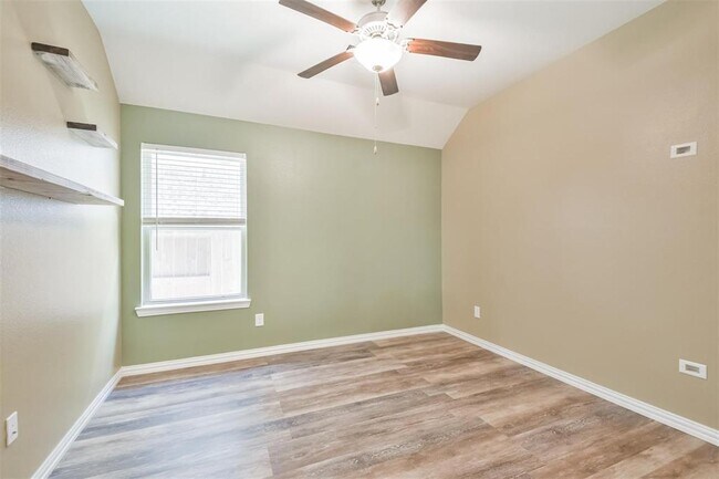 Building Photo - 23741 Juniper Valley Ln