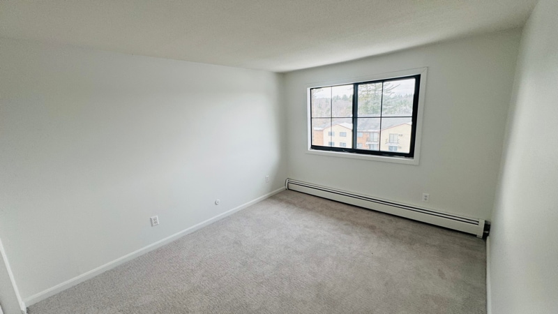 Building Photo - 128 Mammoth Rd