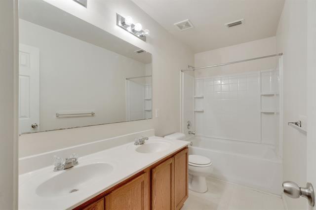 Building Photo - 12885 Pearson Dr