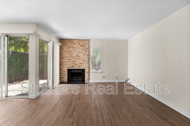 Building Photo - 433 Garden Creek Pl