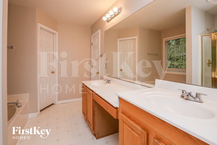 Building Photo - 2684 Conifer Green Way