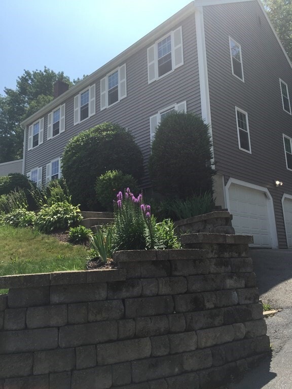 Building Photo - 22 Sunrise Dr