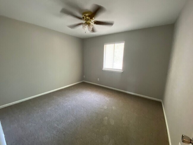 Building Photo - 509 Heritage Pl