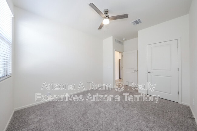 Building Photo - 4882 E Greenway Wash Dr