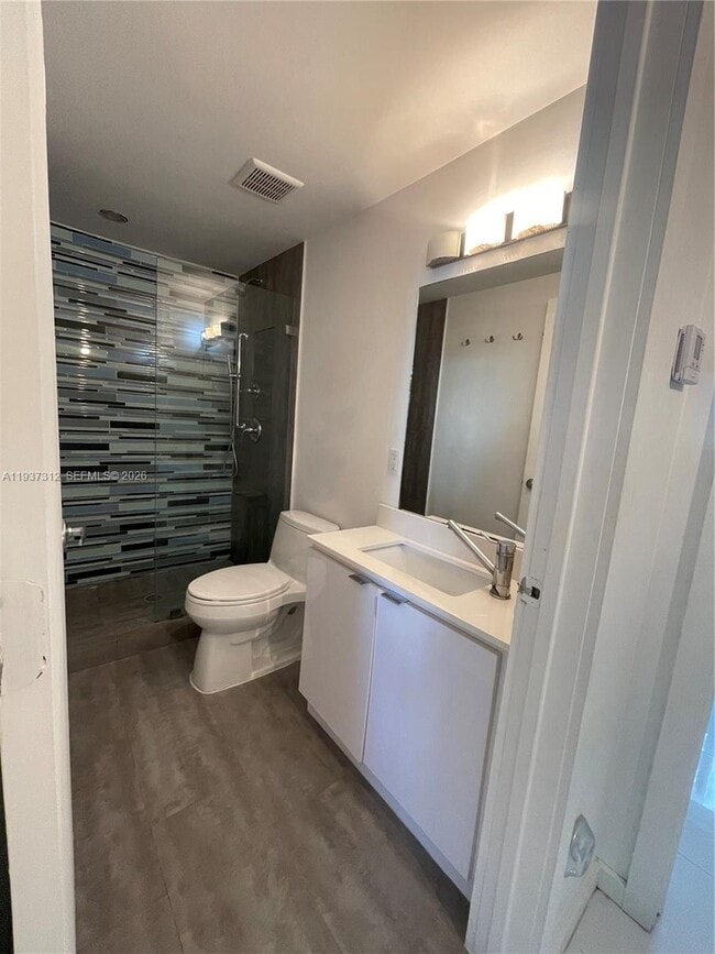 Building Photo - 801 15th St