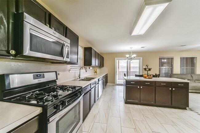 Building Photo - 3818 Brook Garden Ln