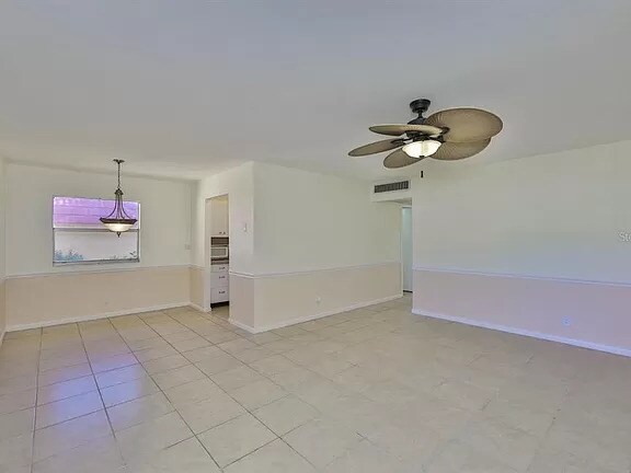 Building Photo - 202 Bedford Trl