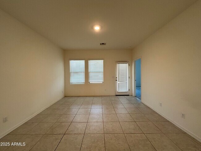 Building Photo - 6524 W Magdalena Ln