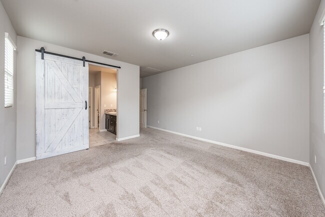 Building Photo - 3555 Encino Ave
