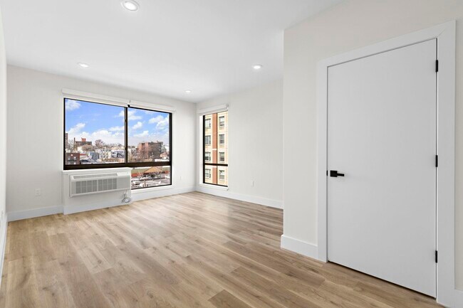 Building Photo - 433 62nd St