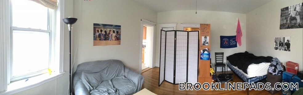 Building Photo - 22 Euston St