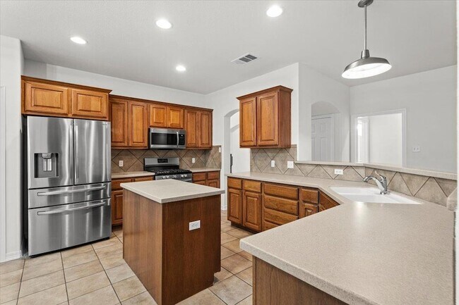 Building Photo - 2304 Village View Loop