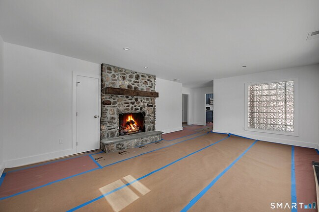 Building Photo - 220 Upper Grassy Hill Rd