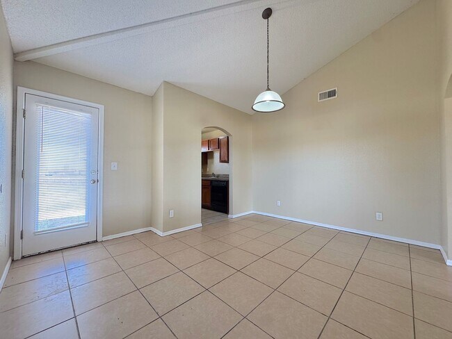 Building Photo - Northeast El Paso 4 Bed, 2 Bath close to Ft Bliss!
