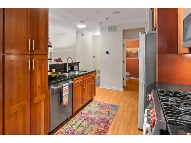 Building Photo - 1008 Portland Ave