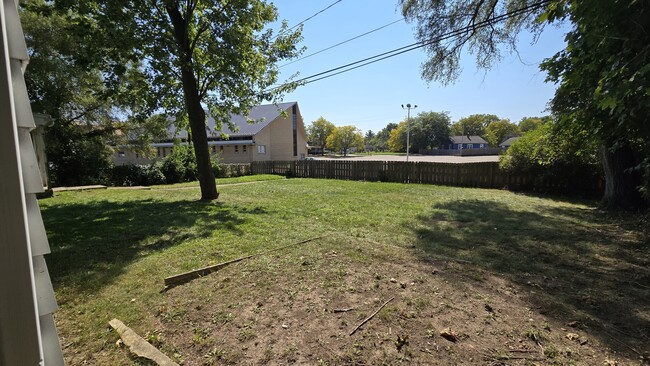 Building Photo - 3109 Beecher Rd