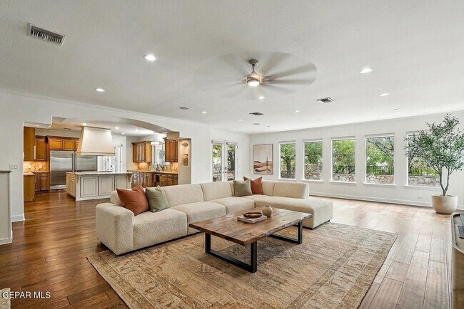 Building Photo - 6528 Calle Placido Dr