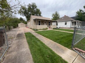 Building Photo - This downtown charmer is located near newe...