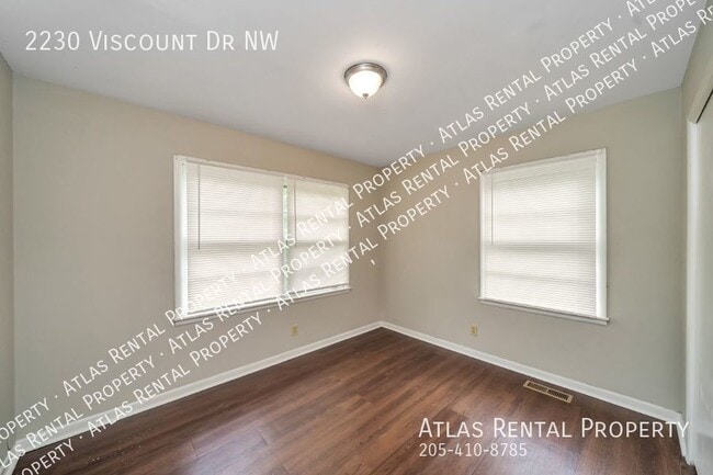 Building Photo - 2230 Viscount Dr NW